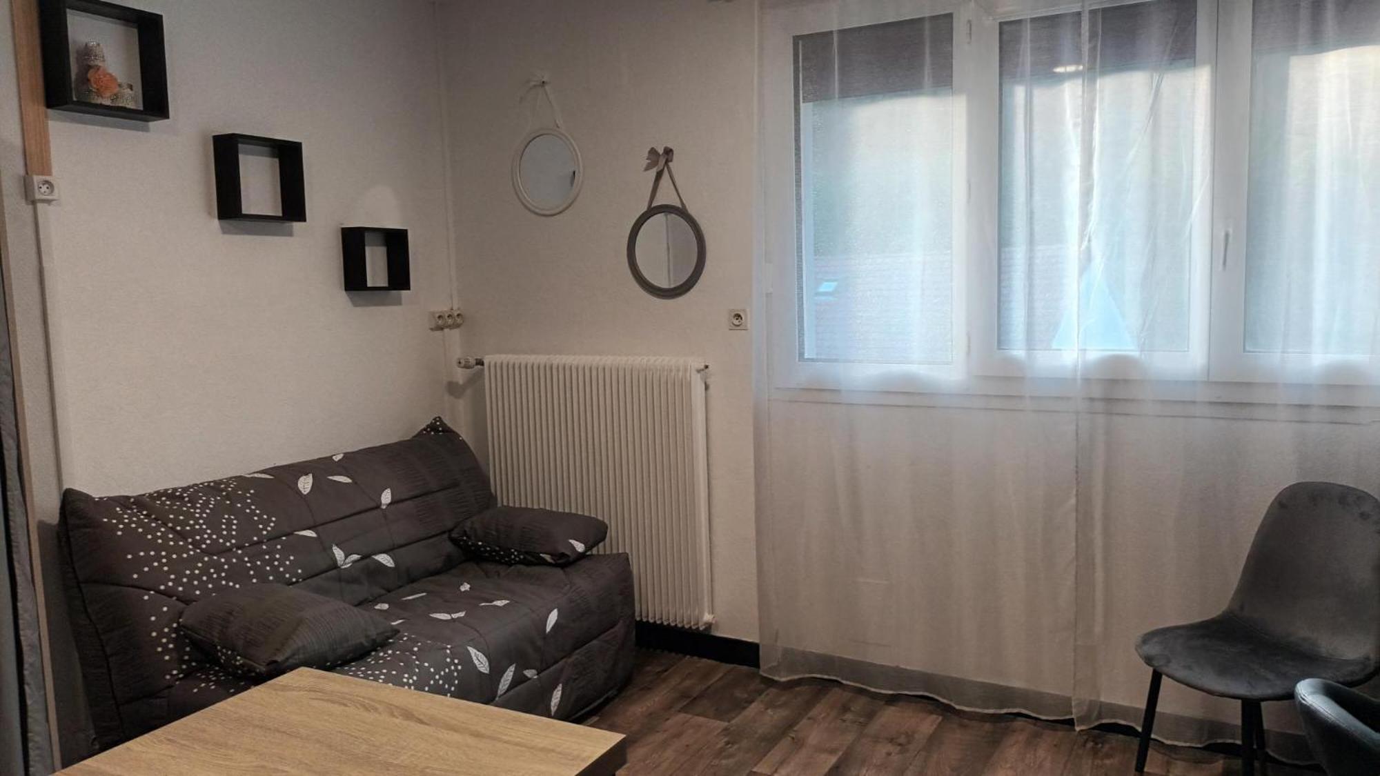 Appartement T1 Proche De Vulcania Pontaumur Exteriér fotografie